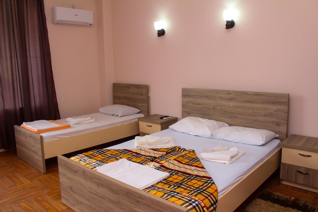 Hulus Hotel Makhinjauri Zimmer foto